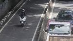 Priiit! Pengendara Bandel Terobos Busway Kena Tilang