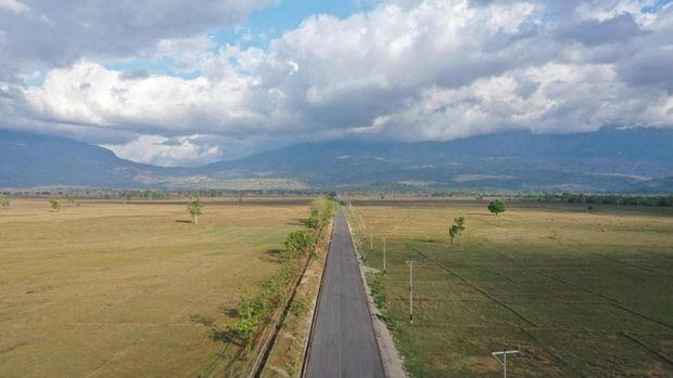 Proyek Rehabilitation of Municipal Roads Package 11 : Section Maliana Town, Phase 2 (Main Road) yang berlokasi di Distrik Bobonaro, Timor Leste (Proyek Maliana). (Dok. Hutama Karya)