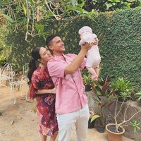 Pelantun ‘Kali Kedua’ itu mendapat pesta kejutan baby shower dari sahabat-sahabatnya setelah diketahui mengandung buah cintanya dengan Hamish pada akhir Desember 2018. Foto: Instagram