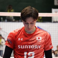 Paparazzi Jepang tersebut mengklaim bahwa selama Ran Takahashi terlibat dalam beberapa pertemuan rahasia dengan Kawakita Ayaka. Setelah pertandingan voli melawan Bulgaria pada 3 September lalu, keduanya terlihat di sebuah ruang makan pribadi di distrik Roppongi, Tokyo. Malam harinya, mereka diduga menginap di sebuah hotel mewah bersama. Foto: Instagram @ran.volleyball0902