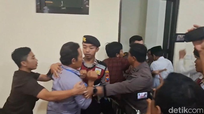 Ribut di Vonis Pembunuhan-Perkosaan Siswi SMA Jombang