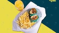 detikFood berkesempatan mencoba roti canai dengan varian Chill Lah Grill Lah, berisi irisan daging domba dan ukurannya besar. Harga per porsinya Rp 75.000. Foto: dok. Rollti Indonesia detikFood berkesempatan mencoba roti canai dengan varian Chill Lah Grill Lah, berisi irisan daging domba dan ukurannya besar. Harga per porsinya Rp 75.000. Foto: dok. Rollti Indonesia