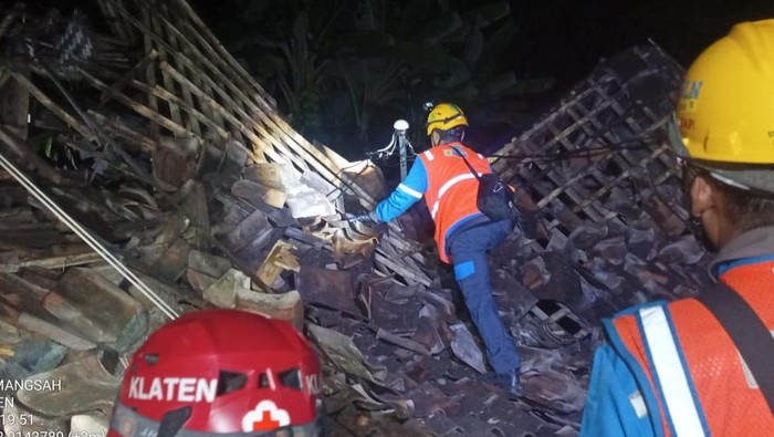 Rumah ambruk di desa Kalikebo, Kecamatan Trucuk, Klaten.
