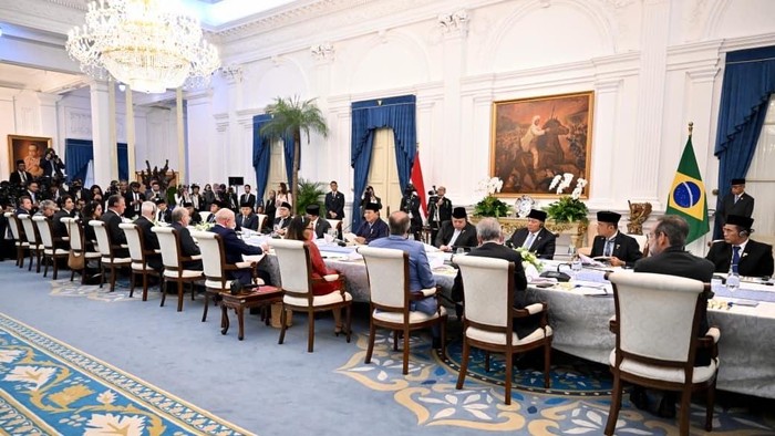 Presiden Prabowo Subianto menjamu makan siang Presiden Brasil Luiz Inácio Lula da Silva dalam rangkaian pertemuan kenegaraan di Istana Merdeka, Jakarta, Kamis (23/10/2025). Suasana hangat dan akrab mewarnai jamuan working lunch tersebut.