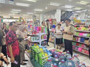 Pastikan Sesuai HET, Satgas Pangan Bareskrim Polri Cek Harga Beras di Purbalingga