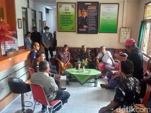 Warga Sudaji Geruduk Kejari Buleleng, Pertanyakan Dugaan Korupsi Dana Desa