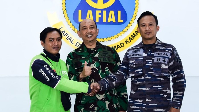 Serka OTB, prajurit TNI AL, diduga memukul seorang driver ojek online (ojol) di kawasan Grogol, Jakarta Barat (Jakbar). Kedua belah pihak telah dimediasi. (Dok istimewa).
