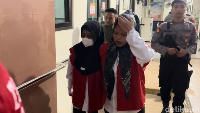 Shinta, terdakwa muncikari threesome di Mojokerto yang menyatakan pikir-pikir usai divonis 3 tahun penjara.