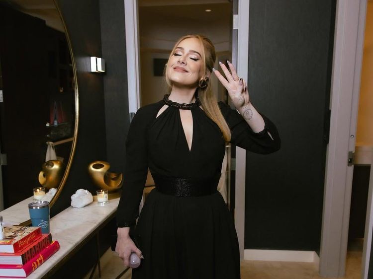 Siasat Adele Pertahankan BB Ideal Usai Pangkas Nyaris 50 Kg