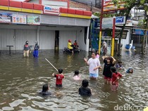 Pompa Air Tak Aktif Dituding Jadi Sebab Banjir Semarang Tak Kunjung Surut