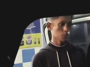 Jukir Liar Palak Penumpang Taksi Online Depan Pos Polisi Pelabuhan Makassar