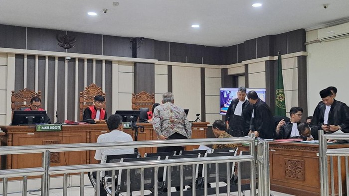 Tiga dosen UGM jalani sidang kasus korupsi pengadaan biji kakao fiktif yang merugikan negara hingga Rp 6,72 miliar di Pengadilan Tipikor Semarang, Kamis (23/10/2025).
