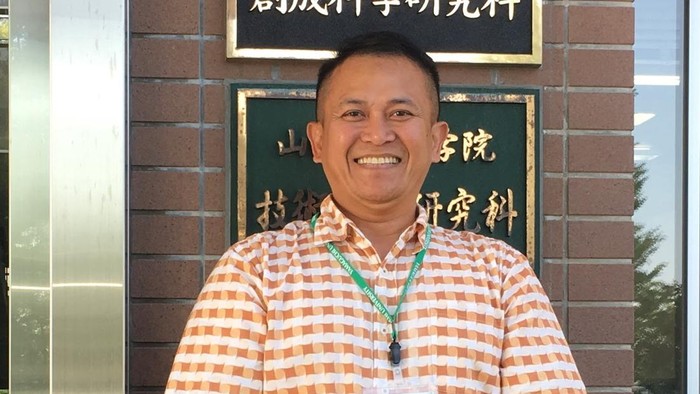 Tun Ahmad Gazali SH MEng PhD setelah memutuskan tinggal di Jepang dan bekerja di sana.