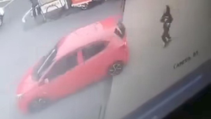 Viral mobil kabur usai isi bensin di Ciputat. (Dok. screenshot video viral)