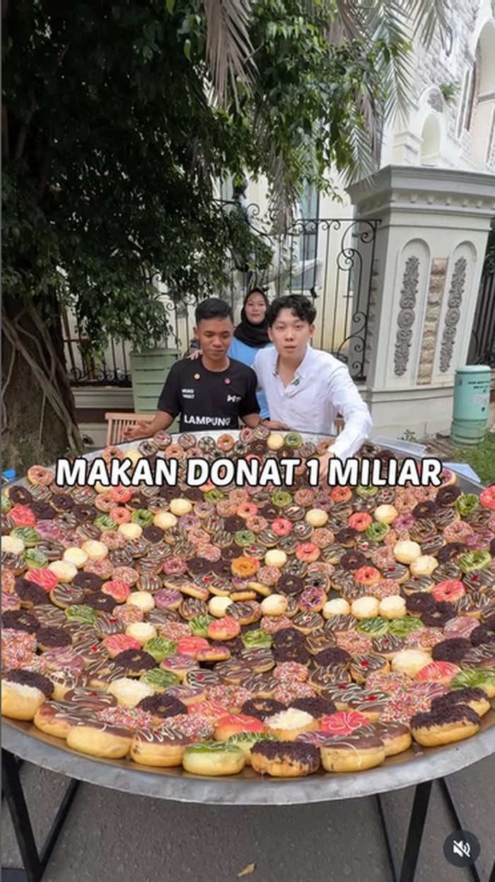 Willie Salim Sering Masak Besar dan Buat Tantangan Makan Seru Willie Salim TikToker x YouTuber