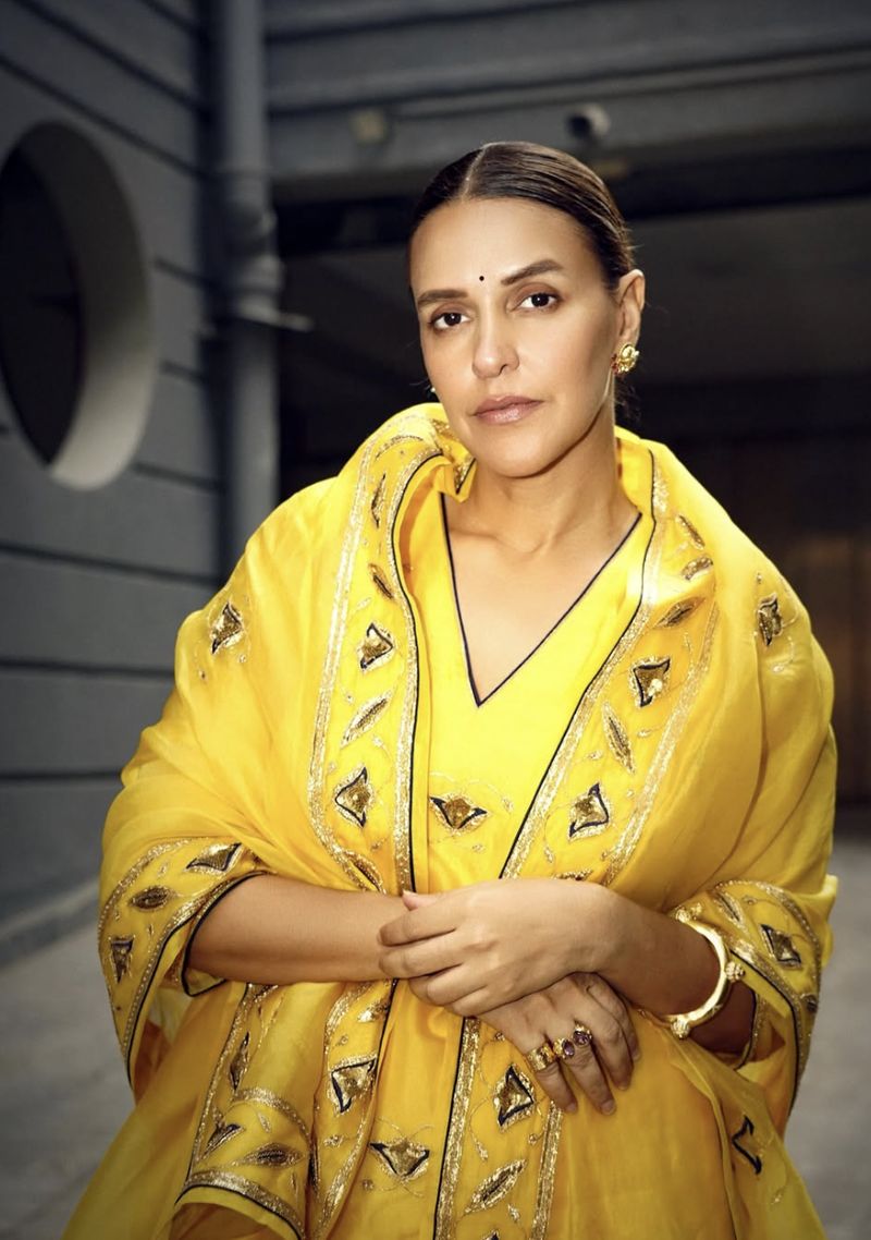 Artis Neha Dhupia yang mencoba pola 18-10-8-4-1 Artis Neha Dhupia yang mencoba pola 18-10-8-4-1