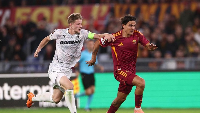 AS Roma Vs Viktoria Plzen: Serigal Tumbang di Kandang
