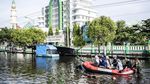 Banjir Rendam Jalur Pantura Semarang, Pasien dan Nakes Dievakuasi Pakai Perahu Karet