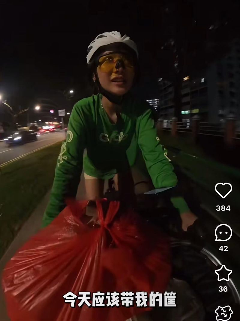 Bukan Demi Uang, Wanita Cantik Ini Jadi Pengantar Makanan karena Hobi .