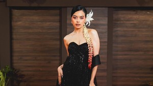 Kamu sudah nonton aksi Eva Celia di Abadi Nan Jaya? Bagaimana tanggapanmu terhadap aktingnya? Foto: Instagram Eva Celia