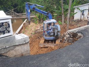 Baru Kelar Direhab, Jembatan Rp 2 Miliar di Pucakwangi Pati Jebol Kena Hujan