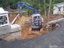 Baru Kelar Direhab, Jembatan Rp 2 Miliar di Pucakwangi Pati Jebol Kena Hujan
