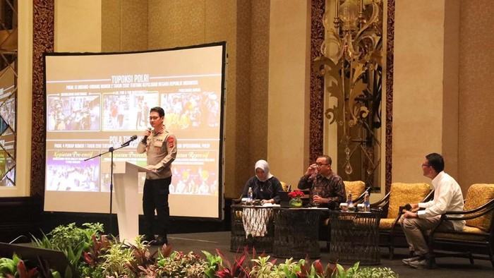 Kapolda Bali, Irjen Daniel Adityajaya, menjadi narasumber dalam Sosialisasi Percepatan Realisasi Investasi di The Trans Resort Bali, Jumat (24/10/2025). (Dok. Polda Bali) Kapolda Bali, Irjen Daniel Adityajaya, menjadi narasumber dalam Sosialisasi Percepatan Realisasi Investasi di The Trans Resort Bali, Jumat (24/10/2025). (Dok. Polda Bali)