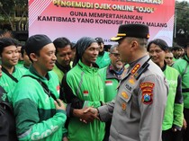 Bakti Sosial-Kesehatan Ramaikan Apel Polresta Malang Kota Bareng Ojol