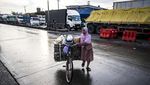 Kemacetan Panjang Akibat Banjir Landa Jalur Pantura Semarang
