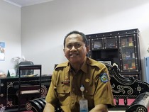 Wisatawan Diminta Jaga Jarak Saat Berenang dengan Hiu Paus di Teluk Saleh