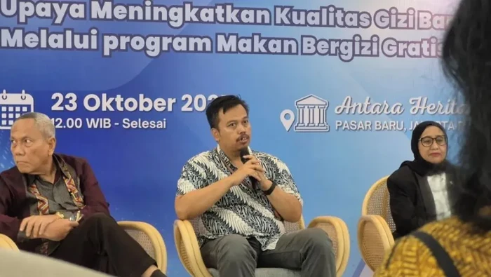 Kepala Pusat Riset Teknologi dan Proses Pangan, badan Riset dan Inovasi Nasional (BRIN) Satriyo Krido Wahono (tengah) dalam kegiatan gelar wicara bertajuk 