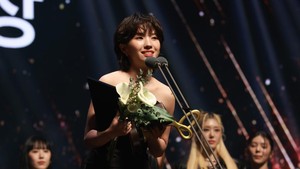 Soyeon dari girlband i-dle juga dikasih Penghargaan Menteri Kebudayaan, Olahraga, dan Pariwisata. Kreativitas dan dedikasinya di bidang musik diperhitungkan banget nih! (Foto: dok. KOREA CREATIVE CONTENT AGENCY)