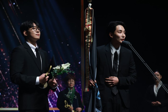 Artis Korea menerima penghargaan di Korea Popular Culture and Arts Awards 2025 digelar Kamis (23/10/2025) di Teater Nasional, Seoul, Korea Selatan.