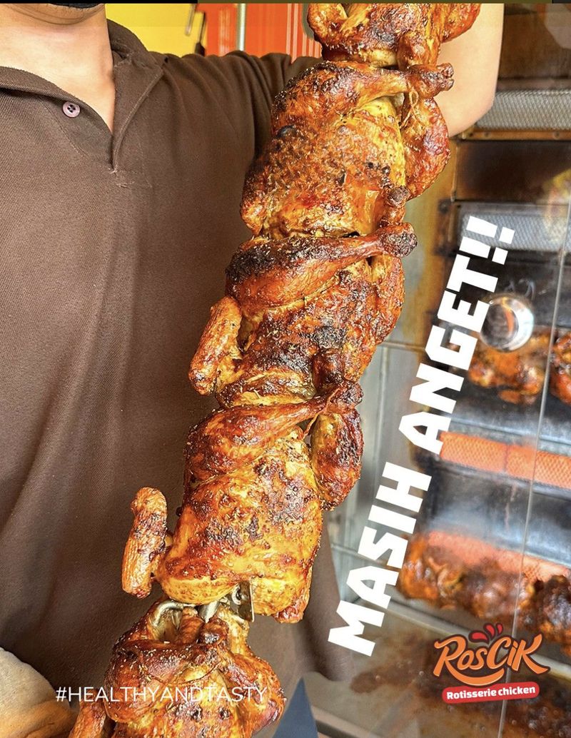 Laris! Ini Rekomendasi 7 Nasi Ayam Paling Enak di Ojol Laris! Ini Rekomendasi 7 Nasi Ayam Paling Enak di Ojol