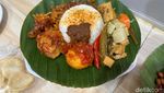 Lontong Medan Alay di Pasar Puri Pertahankan Cita Rasa Legendaris Sejak 1970 Lontong Medan Alay di Pasar Puri Pertahankan Cita Rasa Legendaris Sejak 1970