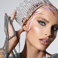 Mary baru didiagnosa alopecia pada Desember 2024.  Awalnya, ia menyadari bahwa rambutnya rontok di beberapa bagian. Awalnya, dokter menduga ia menderita alopecia areata (kebotakan sebagian), sayangnya kondisinya cukup parah.  Foto: dok. Instagram @mary_sickler