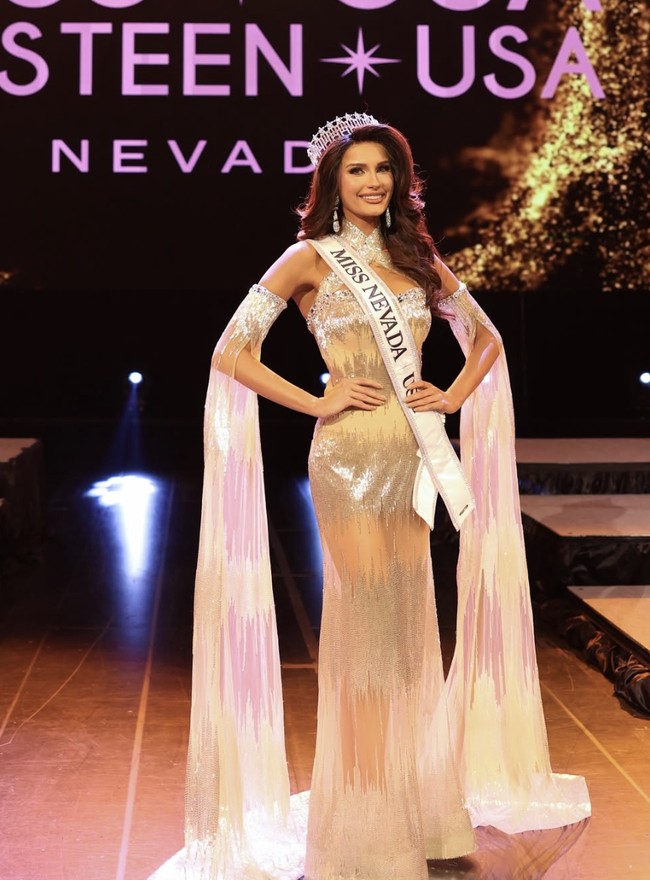 Mary yang merupakan seorang model itu mengaku pada awalnya sangat terpuruk setelah didiagnosa alopecia. Namun akhirnya dia memilih untuk bangkit. Foto: dok. Instagram @mary_sickler