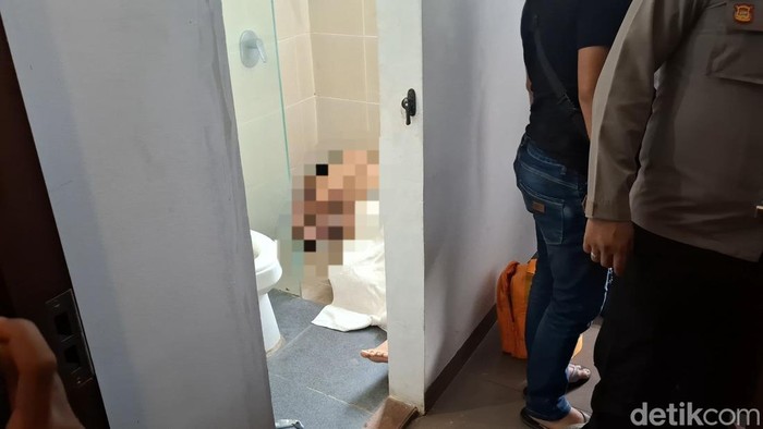 Penemuan mayat pria di kamar mandi hotel Lubuklinggau