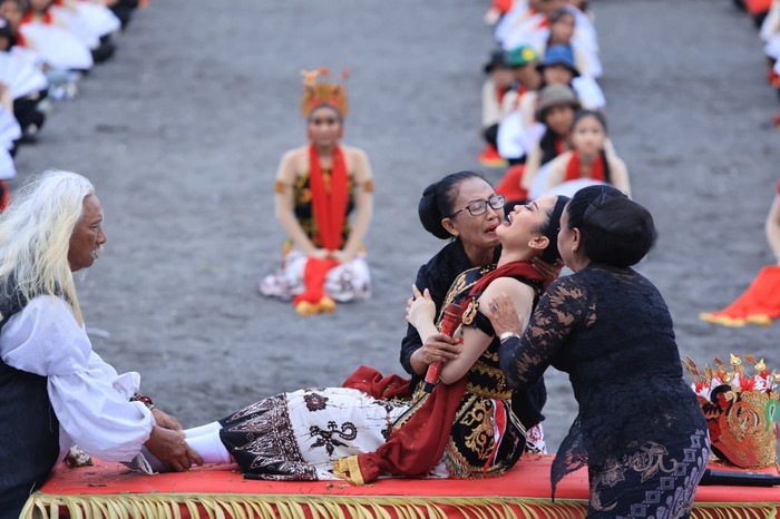 Meras Gandrung