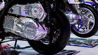 Cover mesin juga diubah dengan CNC plat bermotif serta berkisi-kisi yang terlihat mewah serta aerodinamis. Foto: Dok. Yamaha