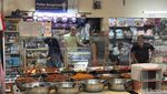 Lontong Medan Alay di Pasar Puri Pertahankan Cita Rasa Legendaris Sejak 1970 Lontong Medan Alay di Pasar Puri Pertahankan Cita Rasa Legendaris Sejak 1970