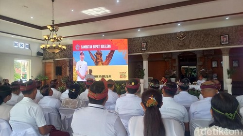 Pemkab Buleleng menggelar pelantikan pejabat Jabatan Pimpinan Tinggi Pratama dan Administrator, Jumat (24/10/2025).