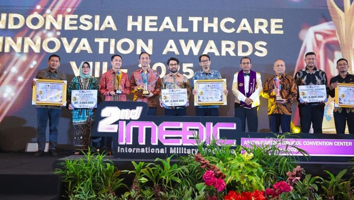 Pemkot Raih Penghargaan Pemkot Palembang menerima penghargaan Healthcare Innovation Awards (IHIA) VIII β 2025.