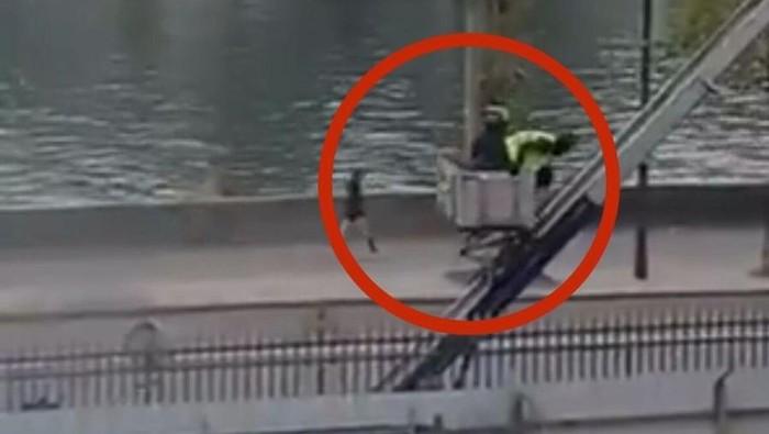 Pencuri Museum Louvre Kabur Pakai Lift Barang