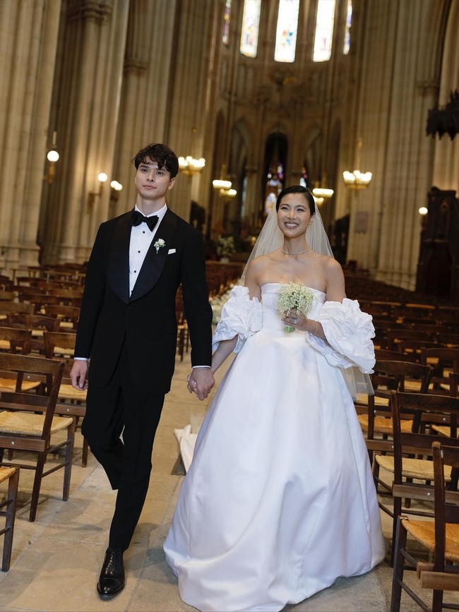 Sean Taffin de Givenchy merupakan keturunan dari founder brand kenamaan Givenchy. Baru-baru ini Sean menggelar pernikahan mewah di Paris yang jadi sorotan. Foto: Instagram @heydahye