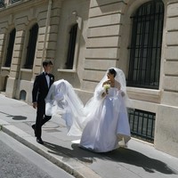 Sean menikah dengan wanita keturunan Korea-Amerika bernama Jung Dahye. Dahye mengunggah momen bahagianya di Instagram yang disebut media lokal sebagai ‘pernikahan tahun ini’. Foto: Instagram @heydahye