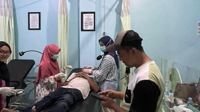 Pria lanjut usia (lansia) dengan luka di dahi ditemukan tergeletak di pinggir jalan Kelurahan Kencana, Kecamatan Tanahsareal, Kota Bogor. (Dok istimewa). Pria lanjut usia (lansia) dengan luka di dahi ditemukan tergeletak di pinggir jalan Kelurahan Kencana, Kecamatan Tanahsareal, Kota Bogor. (Dok istimewa).