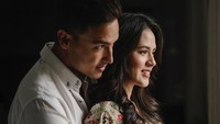 Raisa mengucapkan satu tahun pernikahan mereka dengan menunjukkan baby bump hamil anak pertama pada 3 September 2018. Happy 1st anniversary to my husband, my rock, my parter in love & life. Walaupun kamu suka rese aku tetap mencintaimuh krn aku juga reseeee 😘 #hellobump! Foto: Instagram @raisa6690