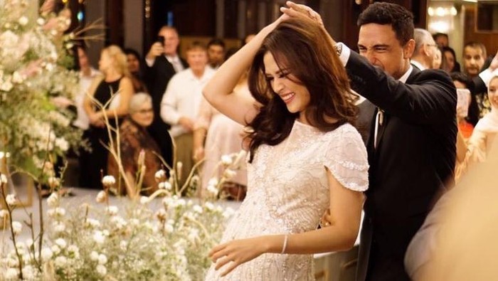 Ucapan Happy Anniversary Raisa untuk Hamish Daud.