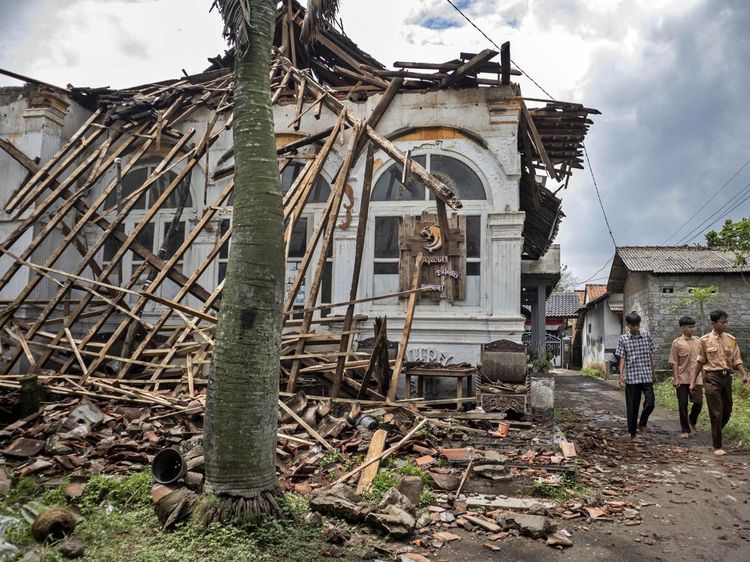 Rumah Bersejarah di Bandung Barat Ambruk, Warisan Art Deco Terancam Punah